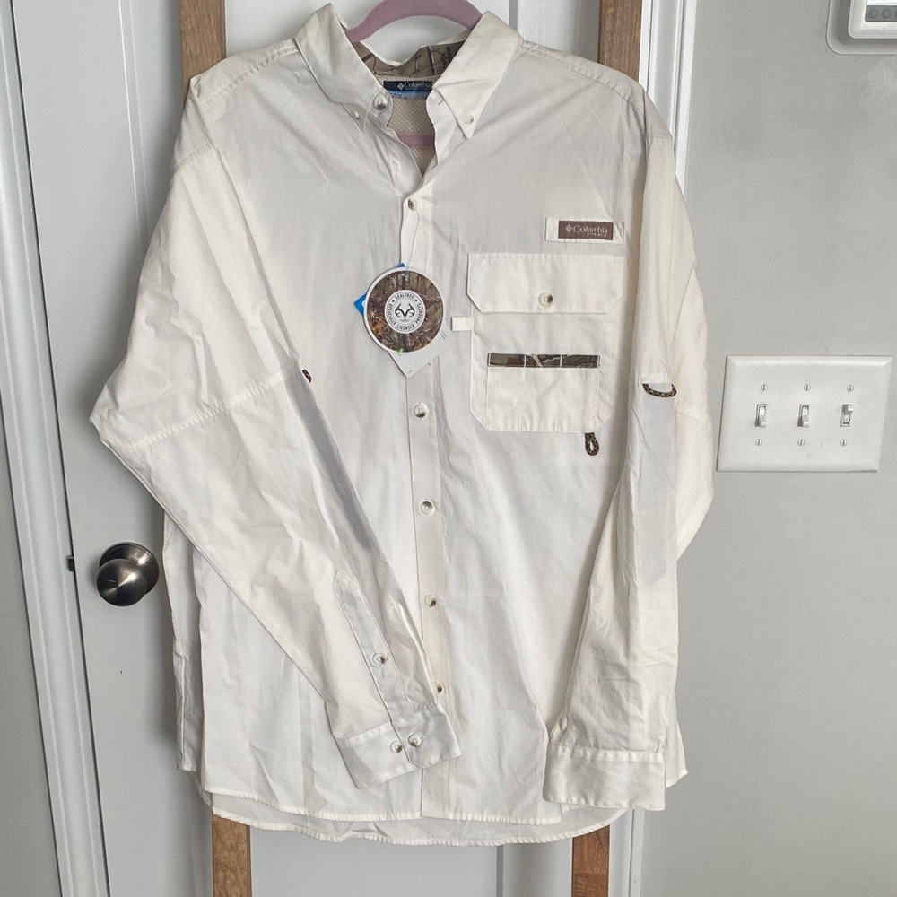 Columbia Cream Button-Up Shirt with Pockets